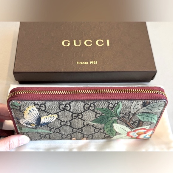 Gucci Tian GG Supreme Zip Around Wallet - Picture 8 of 8